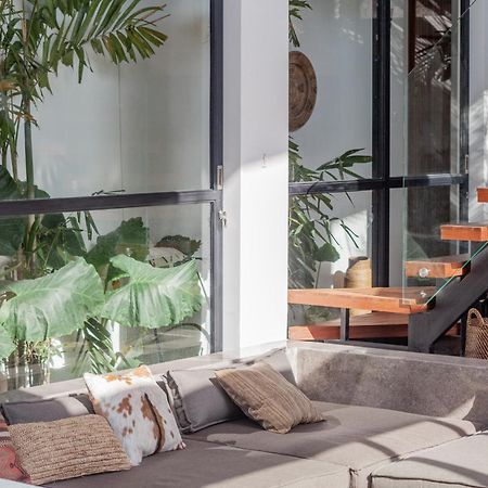 Beyond Bespoke Villas Seminyak Zimmer foto